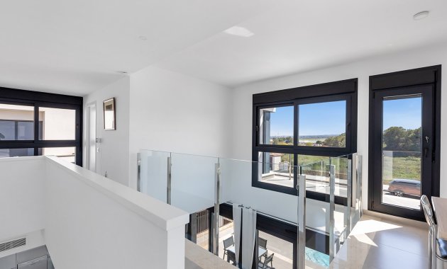 Herverkoop - Vrijstaande woning / Villa -
Orihuela - Vistabella Golf