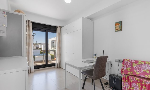 Herverkoop - Vrijstaande woning / Villa -
Orihuela - Vistabella Golf