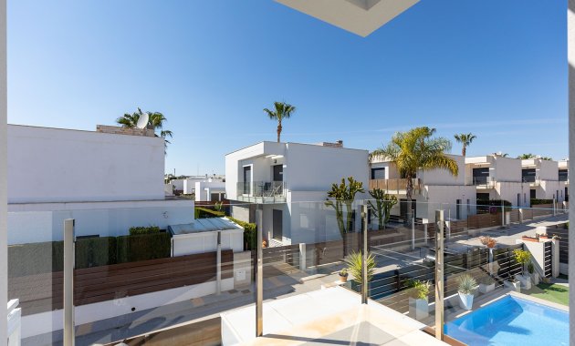 Herverkoop - Vrijstaande woning / Villa -
Orihuela - Vistabella Golf