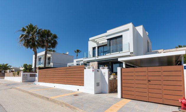 Herverkoop - Vrijstaande woning / Villa -
Orihuela - Vistabella Golf