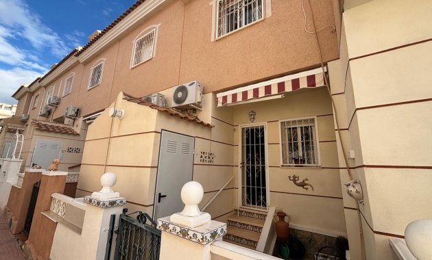 Herverkoop - Rijwoning -
Ciudad Quesada - Rojales - Doña Pepa