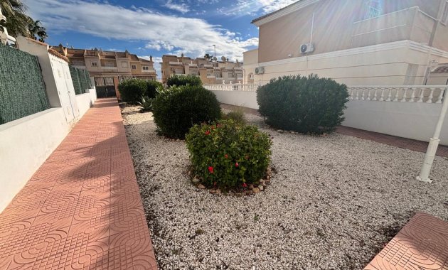 Herverkoop - Rijwoning -
Ciudad Quesada - Rojales - Doña Pepa