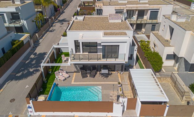 Herverkoop - Vrijstaande woning / Villa -
Orihuela - Vistabella Golf