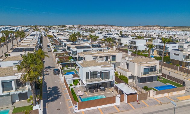 Herverkoop - Vrijstaande woning / Villa -
Orihuela - Vistabella Golf