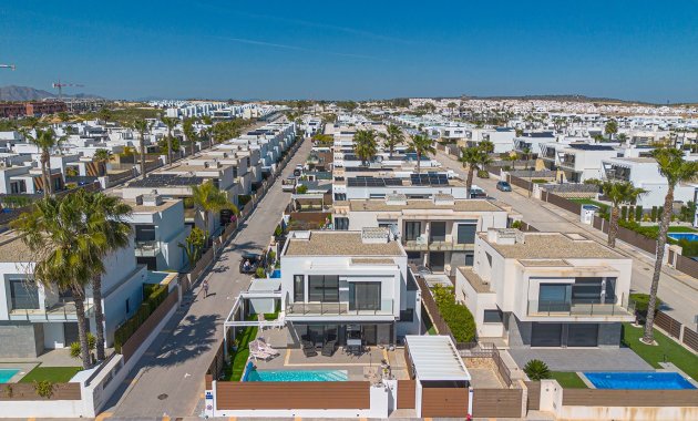 Herverkoop - Vrijstaande woning / Villa -
Orihuela - Vistabella Golf