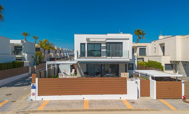 Herverkoop - Vrijstaande woning / Villa -
Orihuela - Vistabella Golf