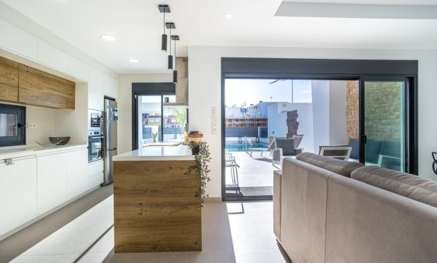 Wiederverkauf - Freistehend / Villa -
Dolores