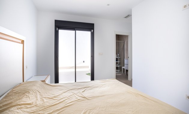 Wiederverkauf - Freistehend / Villa -
Dolores