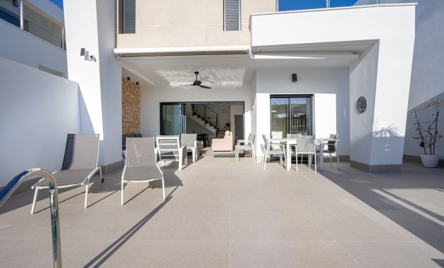 Wiederverkauf - Freistehend / Villa -
Dolores