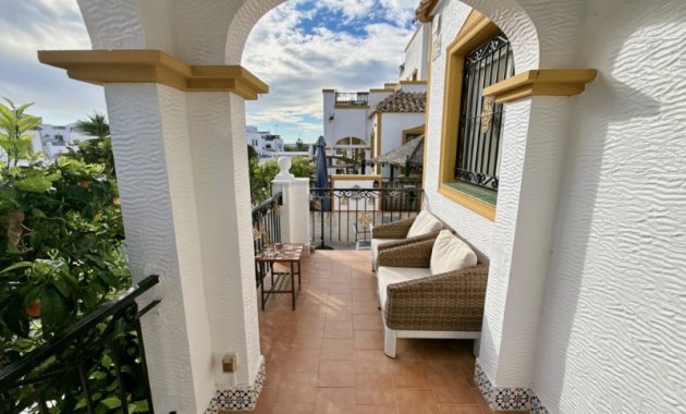 Herverkoop - Geschakelde Villa -
Orihuela - Desamparados - Hurchillo - Torremendo