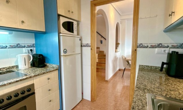 Herverkoop - Geschakelde Villa -
Orihuela - Desamparados - Hurchillo - Torremendo