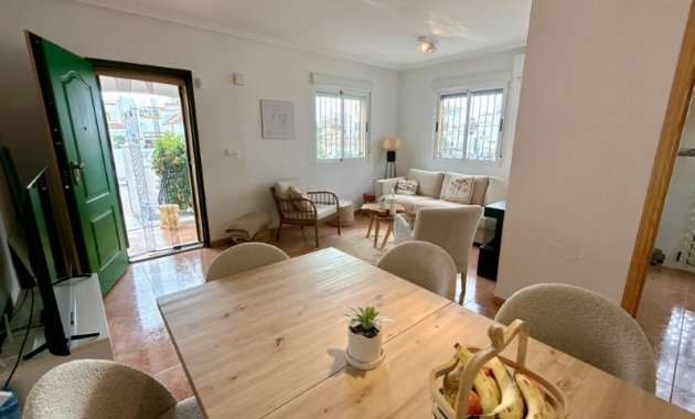 Herverkoop - Geschakelde Villa -
Orihuela - Desamparados - Hurchillo - Torremendo