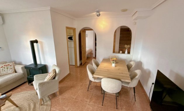 Herverkoop - Geschakelde Villa -
Orihuela - Desamparados - Hurchillo - Torremendo