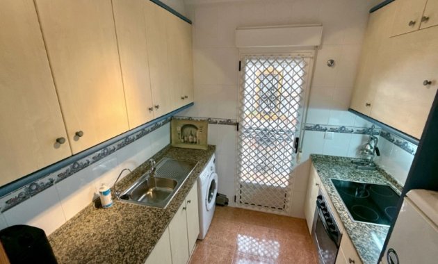 Herverkoop - Geschakelde Villa -
Orihuela - Desamparados - Hurchillo - Torremendo