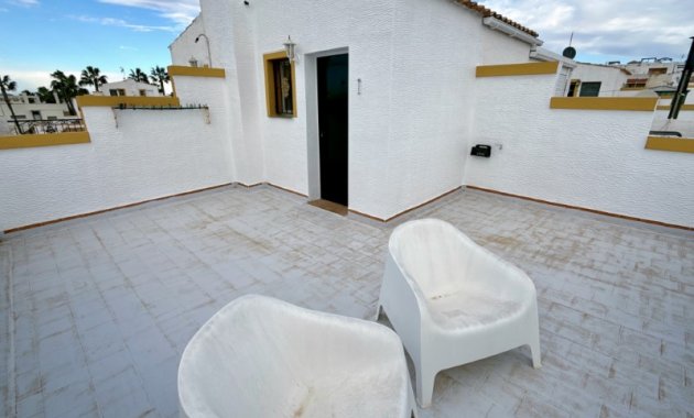 Herverkoop - Geschakelde Villa -
Orihuela - Desamparados - Hurchillo - Torremendo