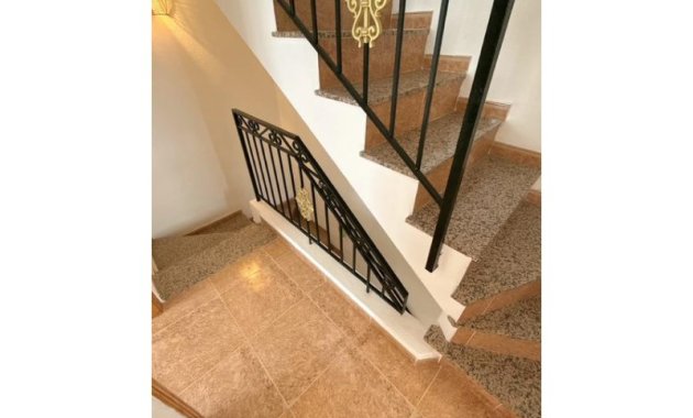 Herverkoop - Geschakelde Villa -
Orihuela - Desamparados - Hurchillo - Torremendo