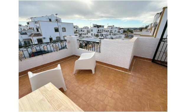 Herverkoop - Geschakelde Villa -
Orihuela - Desamparados - Hurchillo - Torremendo