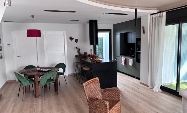 Herverkoop - Geschakelde Villa -
Los Montesinos - La Herada