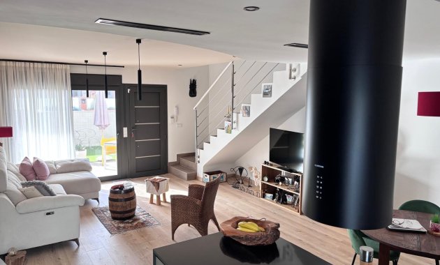 Herverkoop - Geschakelde Villa -
Los Montesinos - La Herada