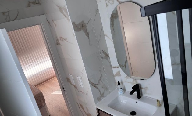 Herverkoop - Geschakelde Villa -
Los Montesinos - La Herada