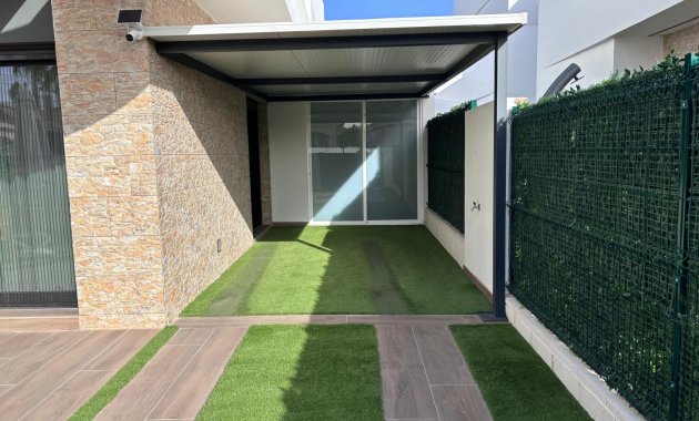 Herverkoop - Geschakelde Villa -
Los Montesinos - La Herada