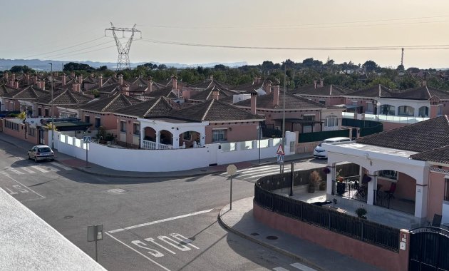 Herverkoop - Geschakelde Villa -
Los Montesinos - La Herada