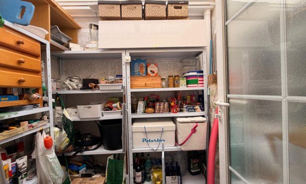 Herverkoop - Rijwoning -
El Raso