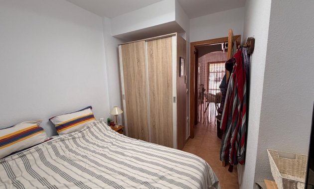 Herverkoop - Rijwoning -
El Raso