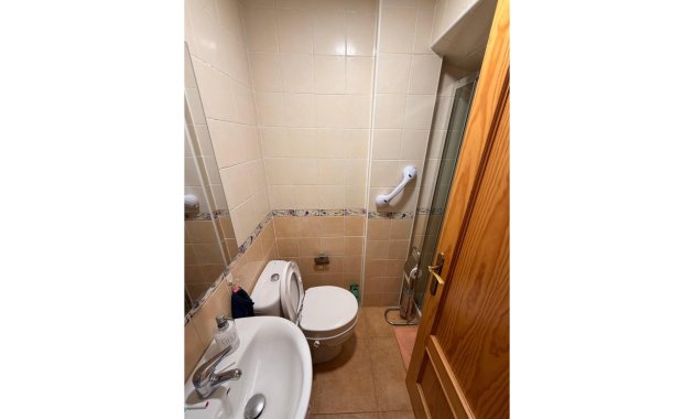 Herverkoop - Rijwoning -
El Raso