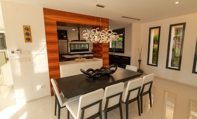 Neue Gebäude - Freistehend / Villa -
Torrevieja