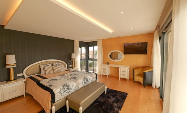 Neue Gebäude - Freistehend / Villa -
Torrevieja