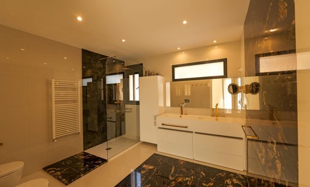 Neue Gebäude - Freistehend / Villa -
Torrevieja