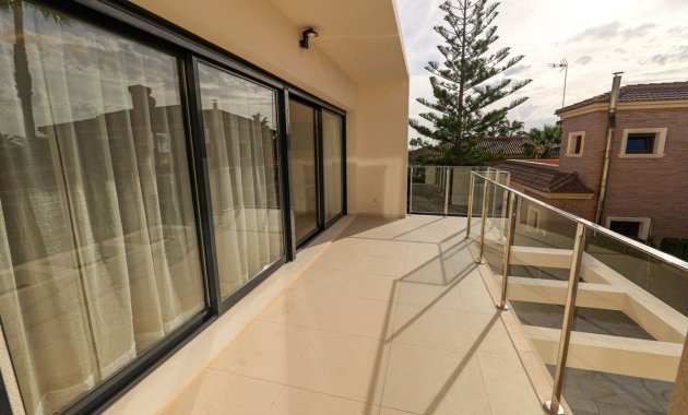 Neue Gebäude - Freistehend / Villa -
Torrevieja