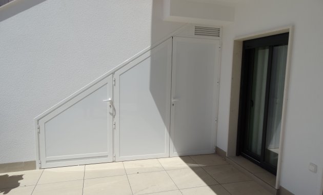 Neue Gebäude - Hochbungalow -
Pilar de la Horadada