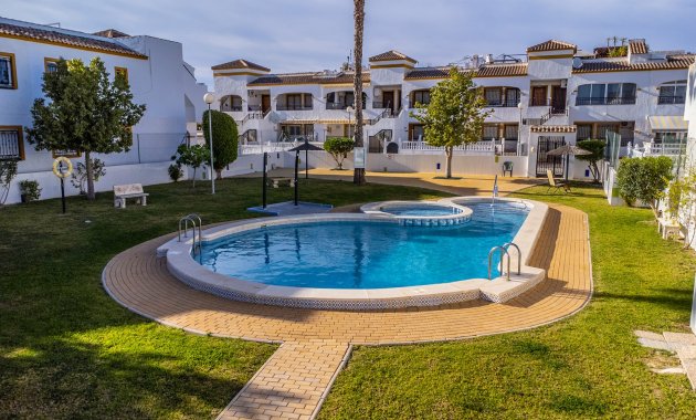 Herverkoop - Appartement -
Orihuela - Vistabella Golf