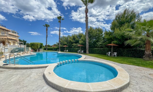 Herverkoop - Geschakelde Villa -
Orihuela Costa - La Zenia