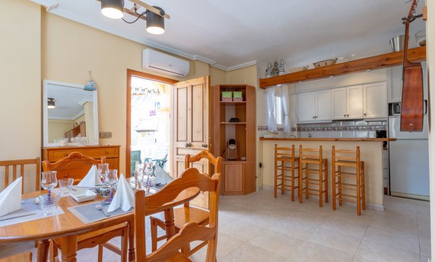 Herverkoop - Geschakelde Villa -
Orihuela Costa - La Zenia