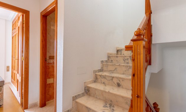 Herverkoop - Geschakelde Villa -
Orihuela Costa - La Zenia