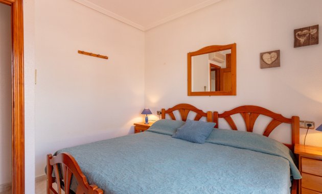 Herverkoop - Geschakelde Villa -
Orihuela Costa - La Zenia