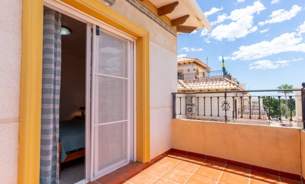 Herverkoop - Geschakelde Villa -
Orihuela Costa - La Zenia