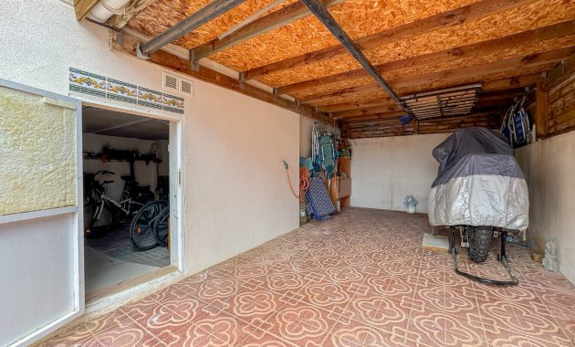 Herverkoop - Geschakelde Villa -
Orihuela Costa - La Zenia