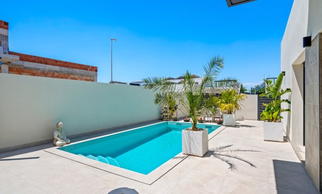 Herverkoop - Vrijstaande woning / Villa -
Daya Nueva - Costa Blanca South
