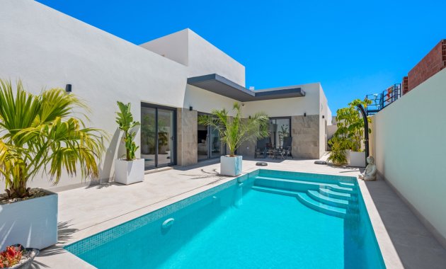Herverkoop - Vrijstaande woning / Villa -
Daya Nueva - Costa Blanca South
