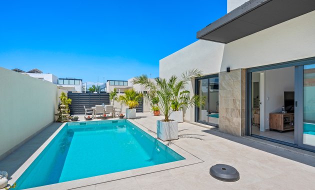 Herverkoop - Vrijstaande woning / Villa -
Daya Nueva - Costa Blanca South