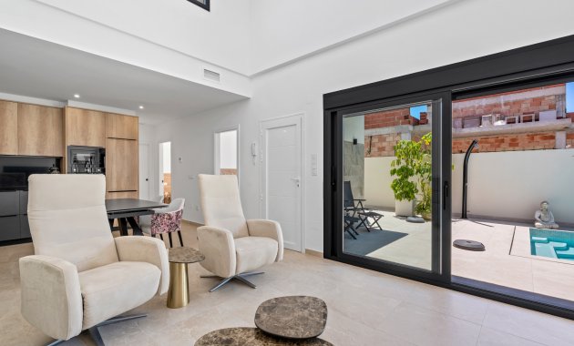 Herverkoop - Vrijstaande woning / Villa -
Daya Nueva - Costa Blanca South
