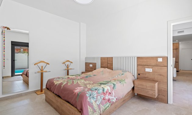 Herverkoop - Vrijstaande woning / Villa -
Daya Nueva - Costa Blanca South