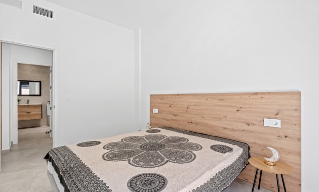 Herverkoop - Vrijstaande woning / Villa -
Daya Nueva - Costa Blanca South