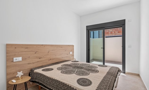 Herverkoop - Vrijstaande woning / Villa -
Daya Nueva - Costa Blanca South