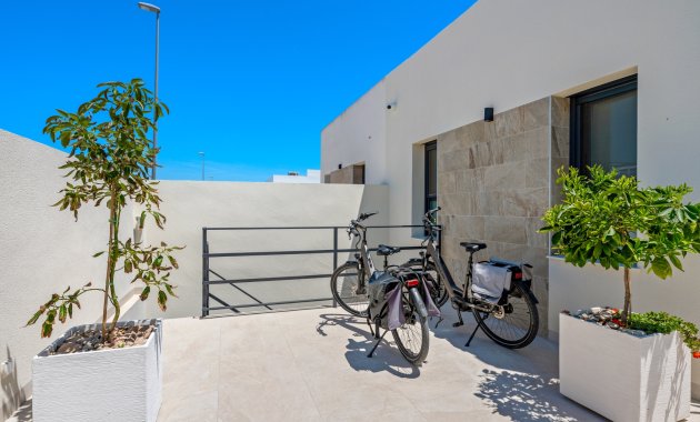 Herverkoop - Vrijstaande woning / Villa -
Daya Nueva - Costa Blanca South