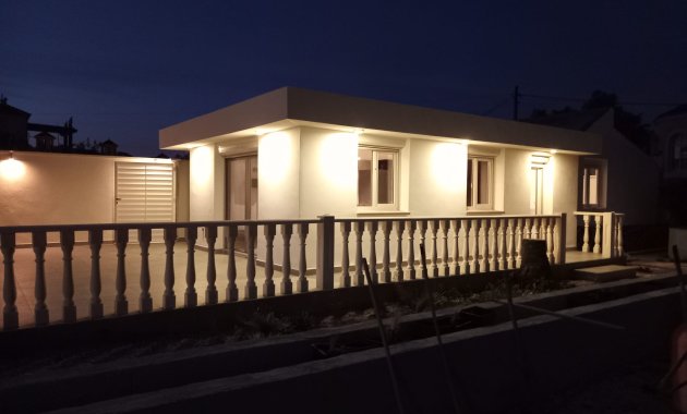 Herverkoop - Vrijstaande woning / Villa -
Lomas de Cabo Roig